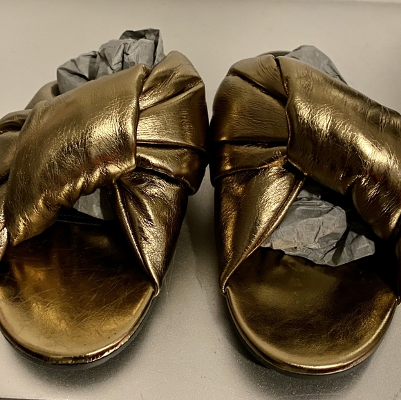 Balenciaga - Picture 8 of 16